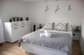 Q 10 Apartments, Czarna Perła